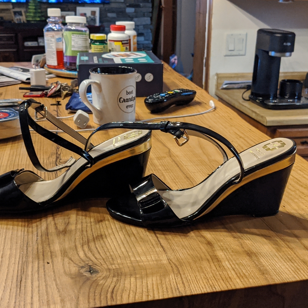 Shoes - Picture 2 of 3